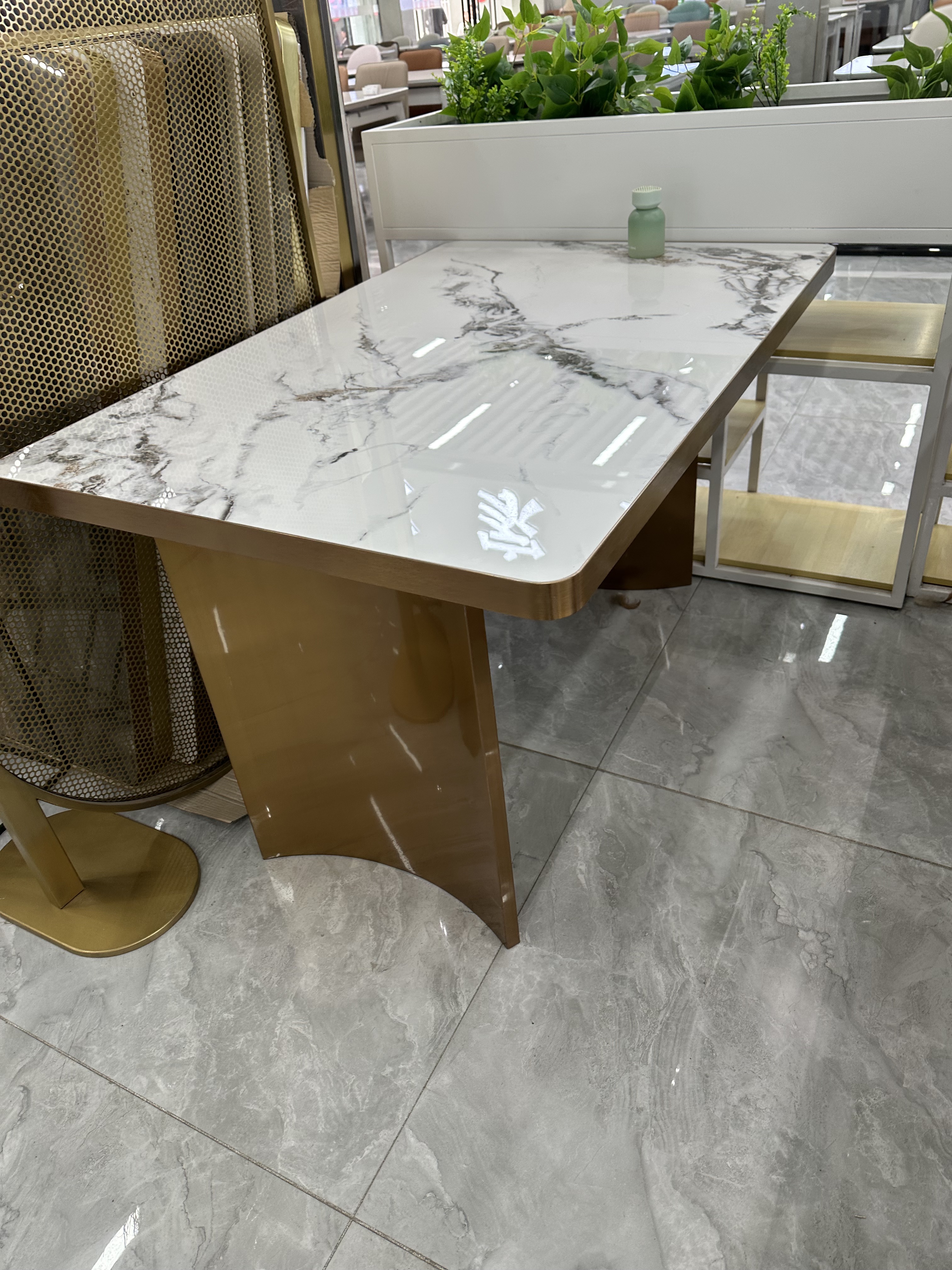 商用转木纹餐桌选型参考与经验分享插图2 商用转木纹餐桌选型参考与经验分享插图2