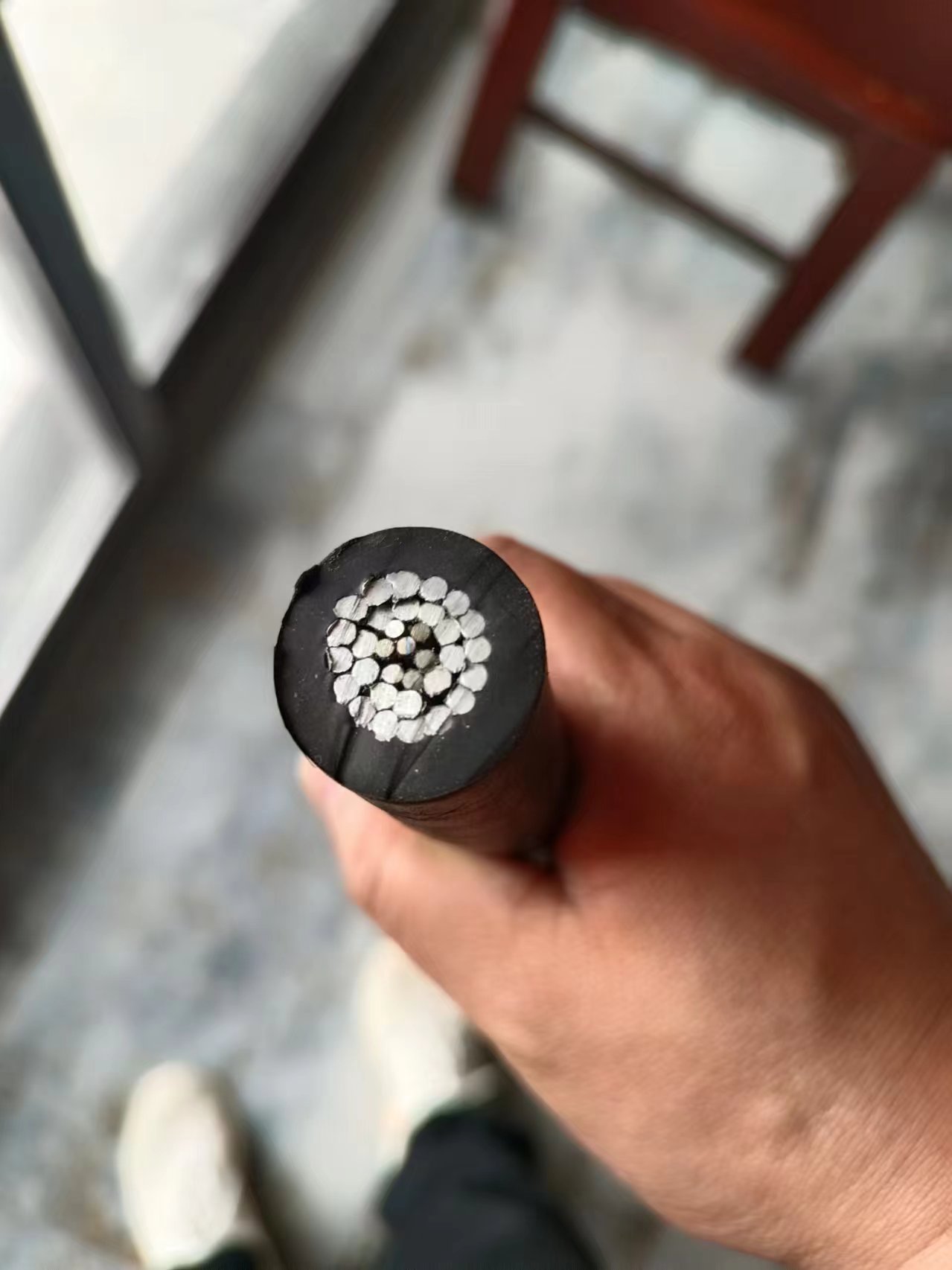 架空裸导线涂覆:提升线路防护性能的有效方法插图1 架空裸导线涂覆:提升线路防护性能的有效方法插图1