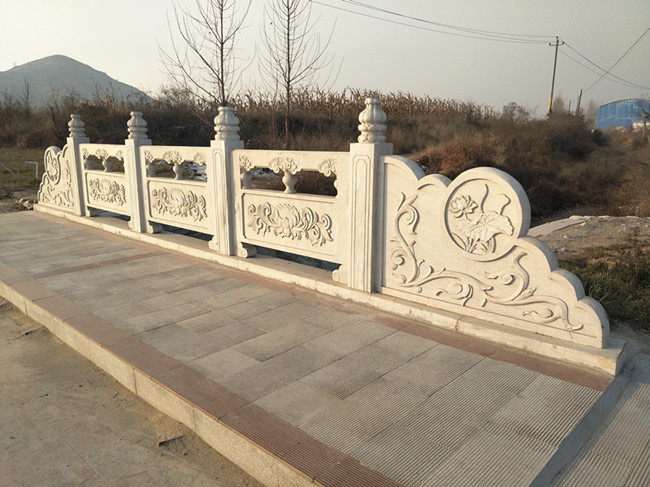 芝麻灰桥栏杆厂家 花岗岩石材源头生产工厂插图1 芝麻灰桥栏杆厂家 花岗岩石材源头生产工厂插图1