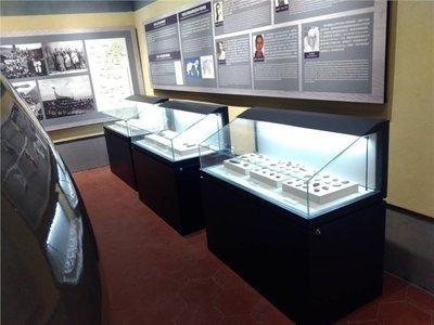 海淀展柜厂家靠谱之选 木艺佳展示柜定制