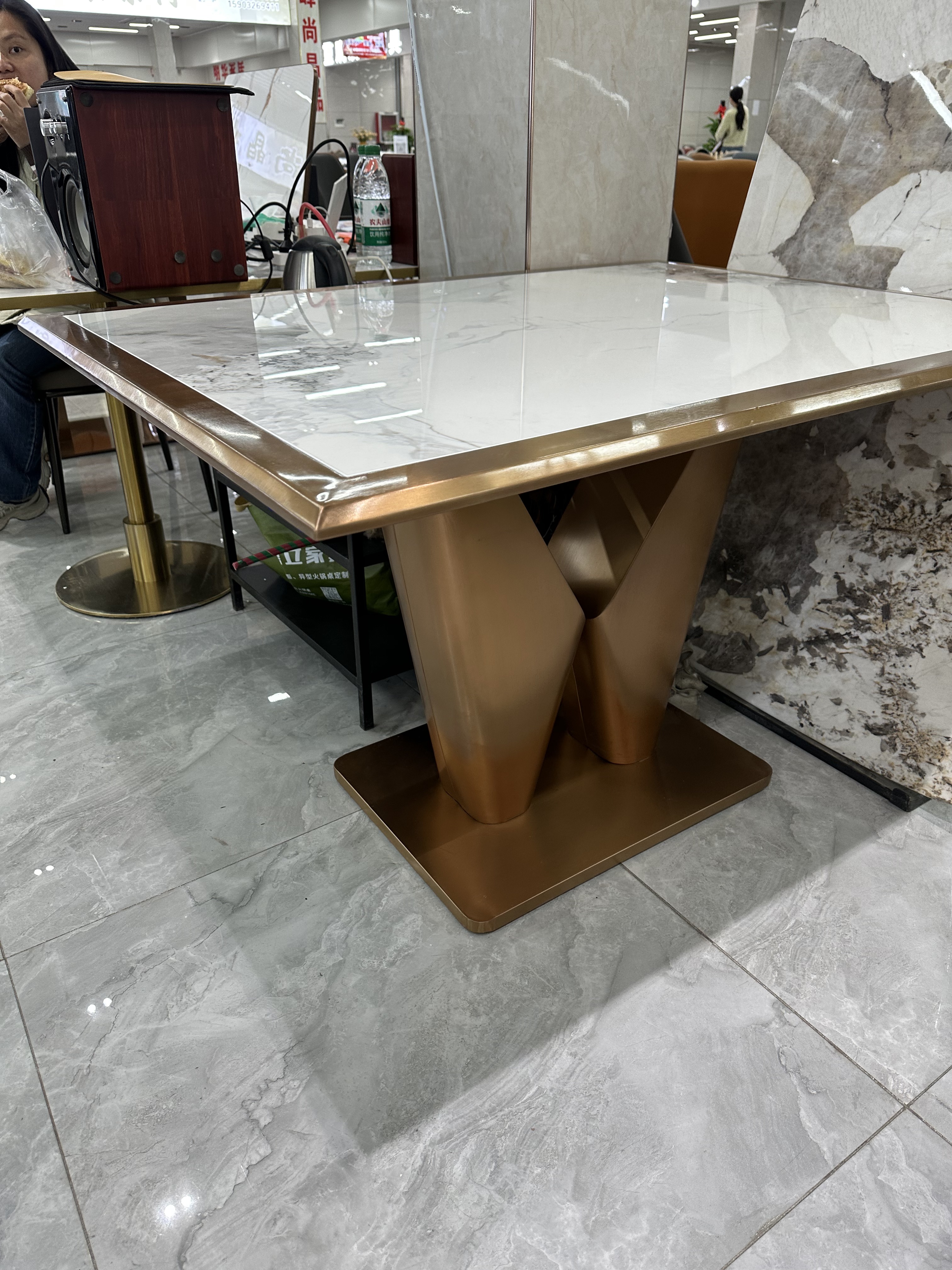 商用转木纹餐桌选型参考与经验分享插图1 商用转木纹餐桌选型参考与经验分享插图1