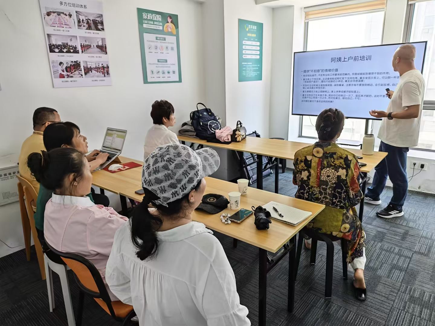 钱塘区婴幼儿照护师哪家便宜 新手爸妈照看婴幼儿实用指南插图2 钱塘区婴幼儿照护师哪家便宜 新手爸妈照看婴幼儿实用指南插图2