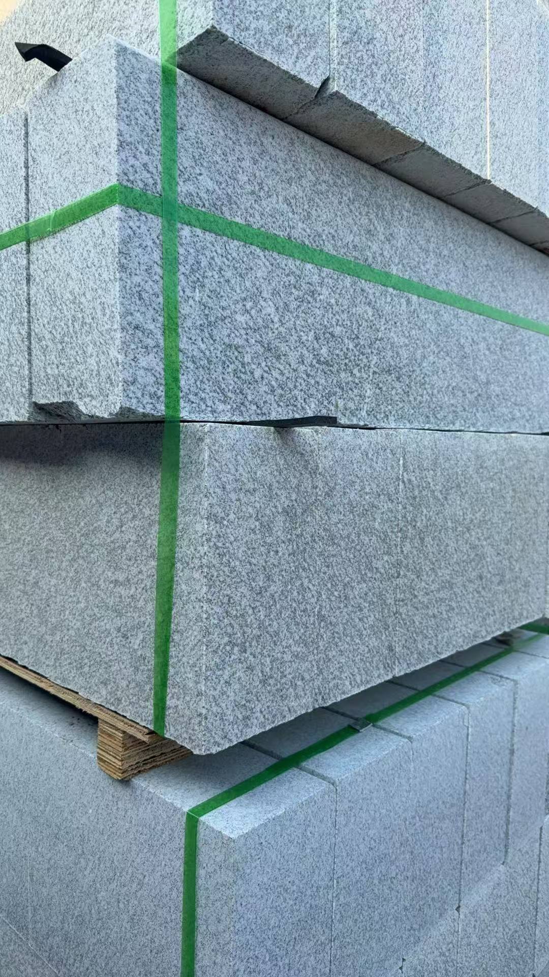 新乡白麻火烧板厂家 场地铺装用板插图 新乡白麻火烧板厂家 场地铺装用板插图