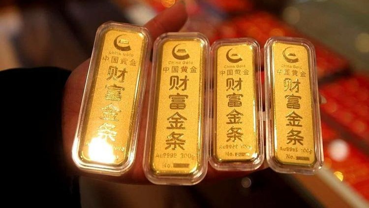 金价又又又崩了